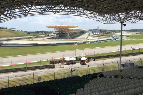 01-grandstand-F-sepang-01