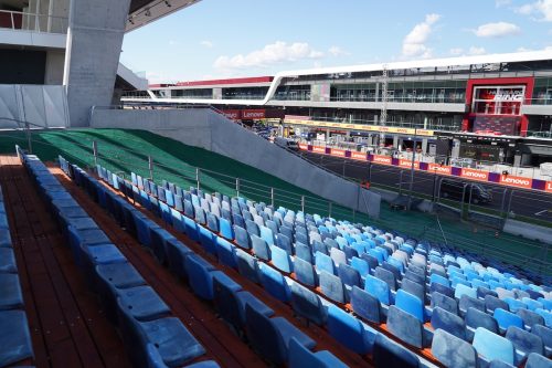 Grid_1_Grandstand_Hungaroring_Sectors_A-B_06479