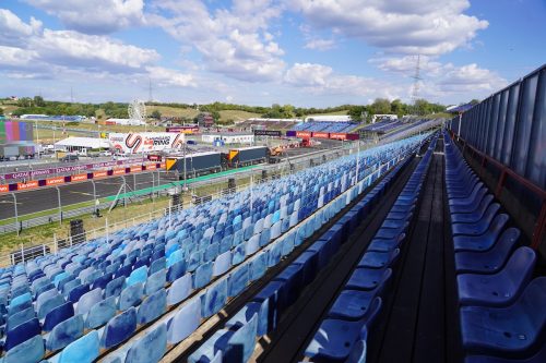 Grid_1_Grandstand_Hungaroring_Sectors_A-B_06481