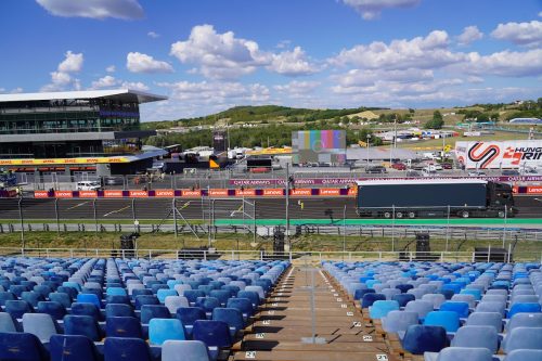 Grid_1_Grandstand_Hungaroring_Sectors_E-F_06508