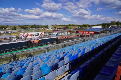 Grid_1_Grandstand_Hungaroring_Sectors_E-F_06509