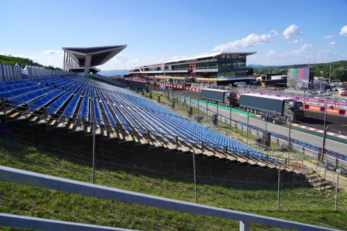 Grid_2_Grandstand_Hungaroring_Sector_A_06565