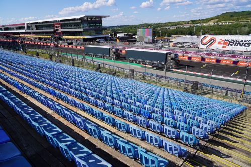 Grid_3_Grandstand_Hungaroring_Sector_E_06547