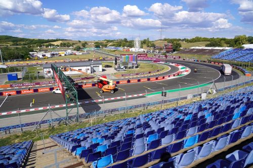 Grid_3_Grandstand_Hungaroring_Sectors_B-C_06577