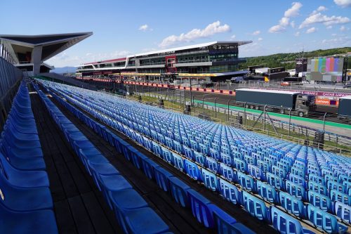 Grid_3_Grandstand_Hungaroring_Sectors_C-D_06531
