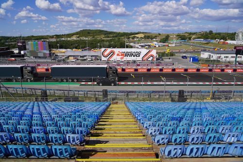 Grid_3_Grandstand_Hungaroring_Sectors_C-D_06537
