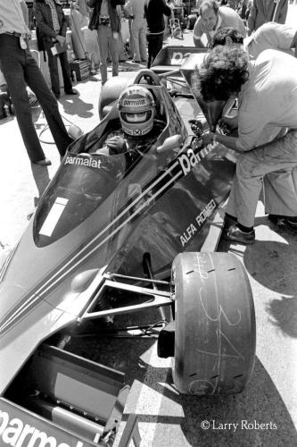 niki-laudafueling-1978-us-west-grand-prix-long-beach