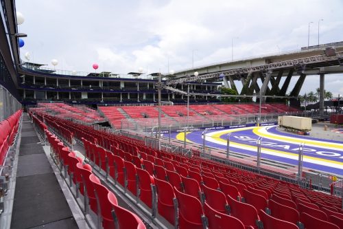 Singapore_GP_Turn_2_Grandstand_Section_A6_08713