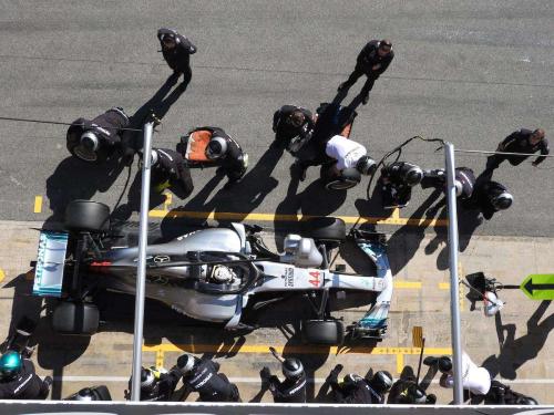 mercedes pits f1 testing 55