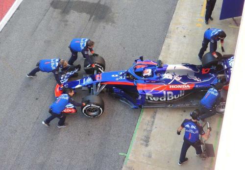 torro rosso pits f1 testing 2