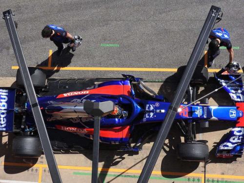 torro rosso pits f1 testing 22